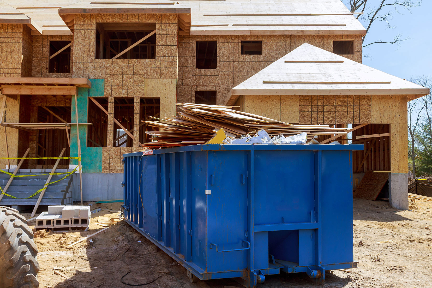 The Role of Roll-Off Dumpsters in Construction Site Management